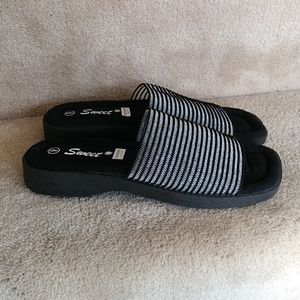 Sweet Slide Sandals 9 Black Webbed Look